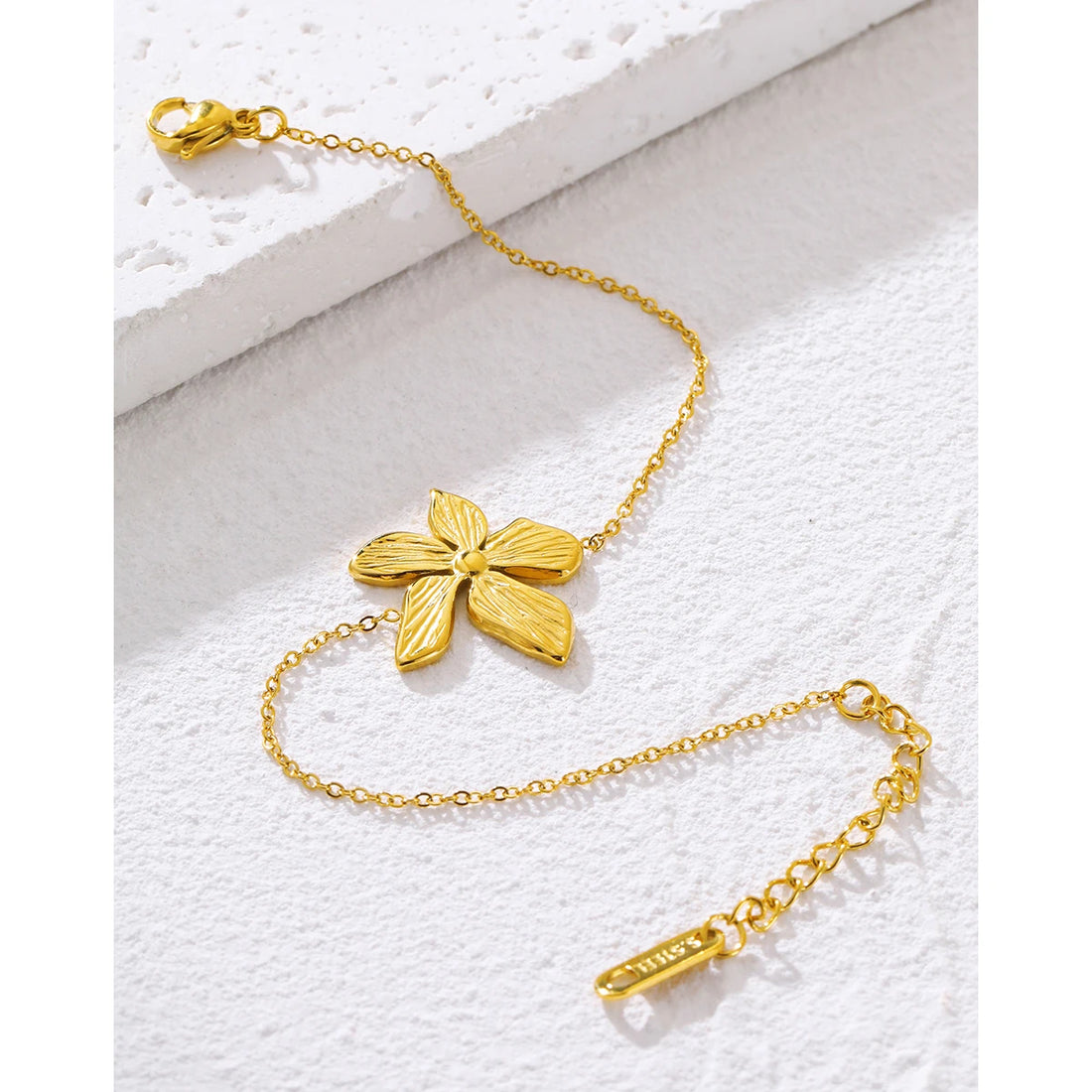 YACHAN Stainless Steel Flower Charm Bracelet - 18K Gold Plated Waterproof Jewelry