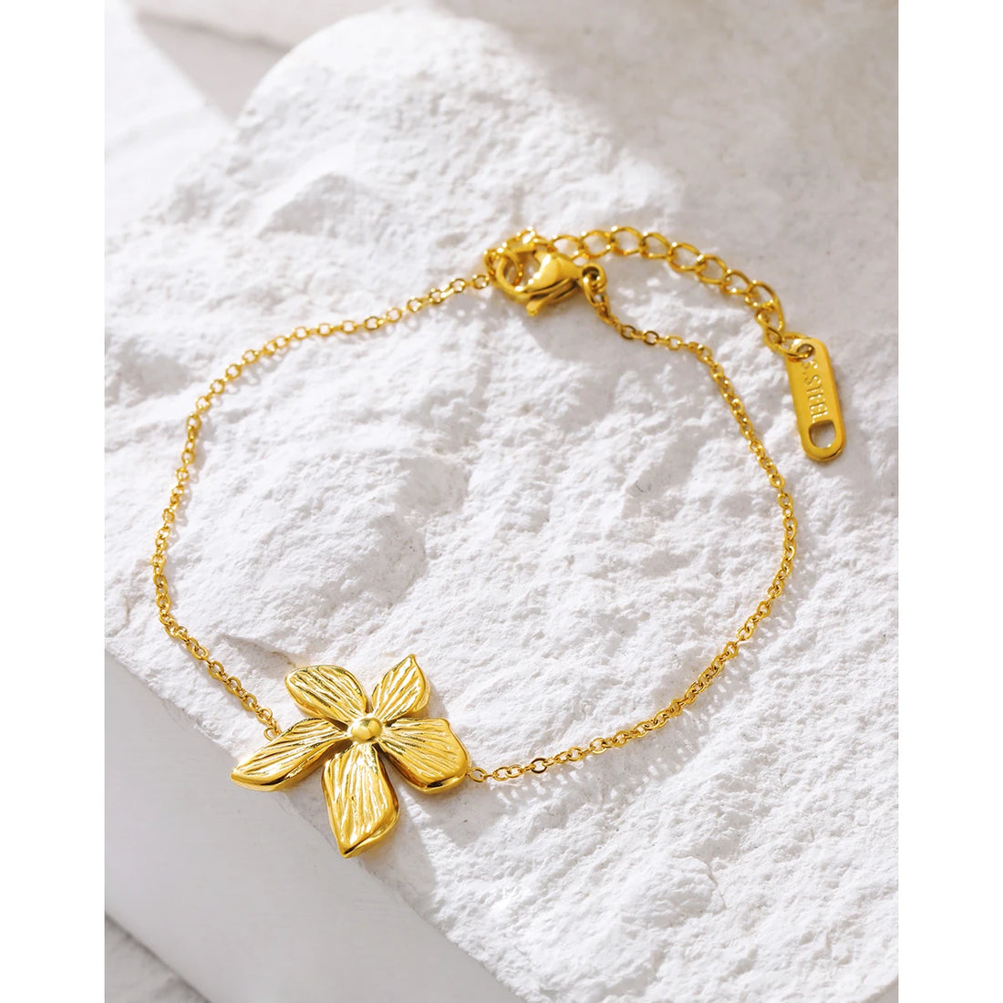 YACHAN Stainless Steel Flower Charm Bracelet - 18K Gold Plated Waterproof Jewelry