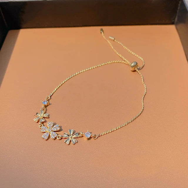 Fashion Delicate Four leaf Grass Gold Color Bracelets