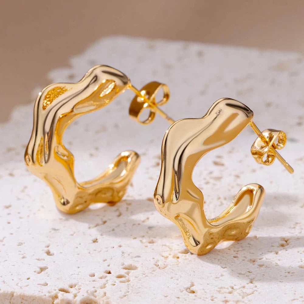 Gold-Plated Twisted Heart Hoop Earrings for Women